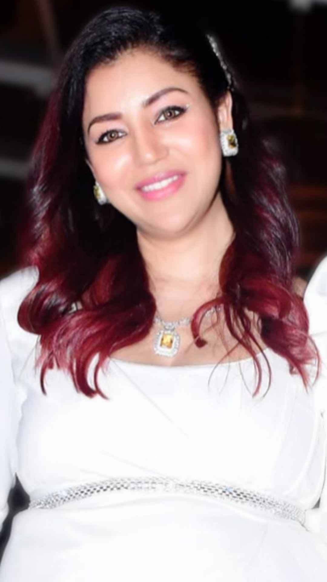 एक्ट्रेस देबिना बनर्जी टीवी की हाई पेड एक्ट्रेसेस के लिस्ट में शामिल हैं