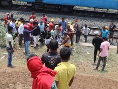 धनबाद: ट्रेन के दरवाजे पर खड़ा होना RPF जवान को पड़ा भारी, दोनों पैर काटने होंगे