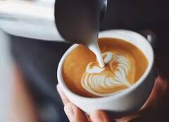 ਕੀ ਗਰਮੀਆਂ ਵਿੱਚ ਕੌਫੀ ਪੀਣਾ ਖਤਰਨਾਕ! ਸਿਹਤ 'ਤੇ ਪੈਂਦਾ ਹੈ ਬੂਰਾ ਅਸਰ? ਜਾਣੋ ਕੀ ਕਹਿੰਦੇ ਹਨ ਮਾਹਿਰ