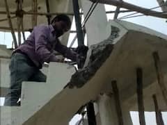 कटनी में कलेक्टर के वजन से कांपने लगीं पानी टंकी की सीढ़ियां, अब तोड़ा जा रहा भ्रष्टाचार का निर्माण