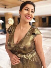 देबिना के पैरेंट्स आखिर क्यों रहते हैं उनके साथ?