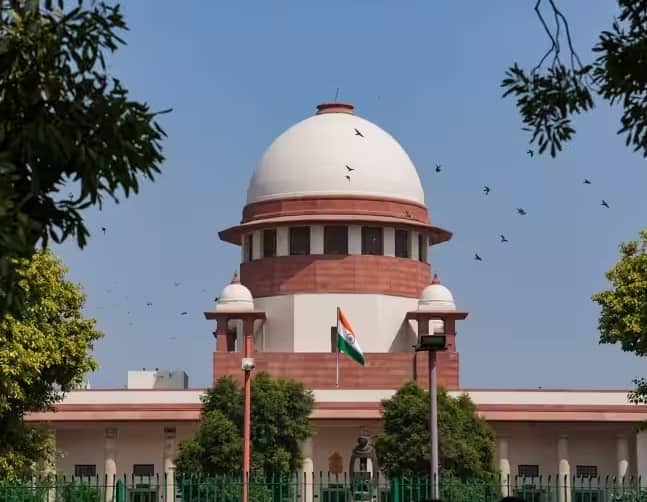 Supreme Court: SC seeks report from Calcutta High Court on whether presiding judge granted TV interview on case Supreme Court: 'જો આવું હોય તો સુનાવણી કરી શકતા નથી', મમતા સરકાર વિરુદ્ધ નિર્ણય આપનારા જજના ઇન્ટરવ્યૂ પર સુપ્રીમ કોર્ટ સખ્ત