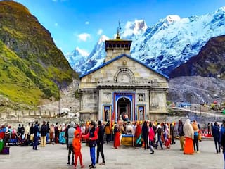 Kedarnath Dham temple opens today temple decked with 20 quintals of flowers Kedarnath Dham: புகழ்பெற்ற கேதார்நாத் கோயில்; 6 மாதங்களுக்கு பிறகு மீண்டும் திறப்பு - ஆயிரக்கணக்கில் குவிந்த பக்தர்கள்..!