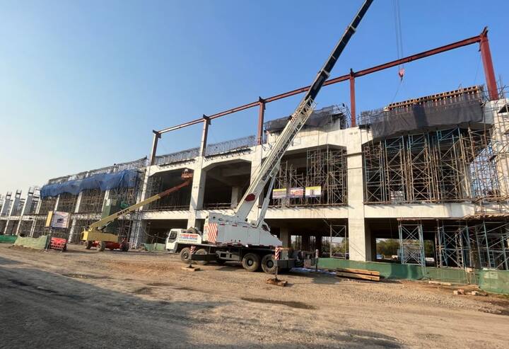 एमएएचएसआर में वायडक्ट्स (460 किमी) और पुल (9.22 किमी), सुरंग (25.87 किमी), तटबंधों / कटिंग (12.9 किमी) के माध्यम से 92 प्रतिशत हाई-स्पीड एलिवेटेड रेलवे ट्रैक शामिल हैं.