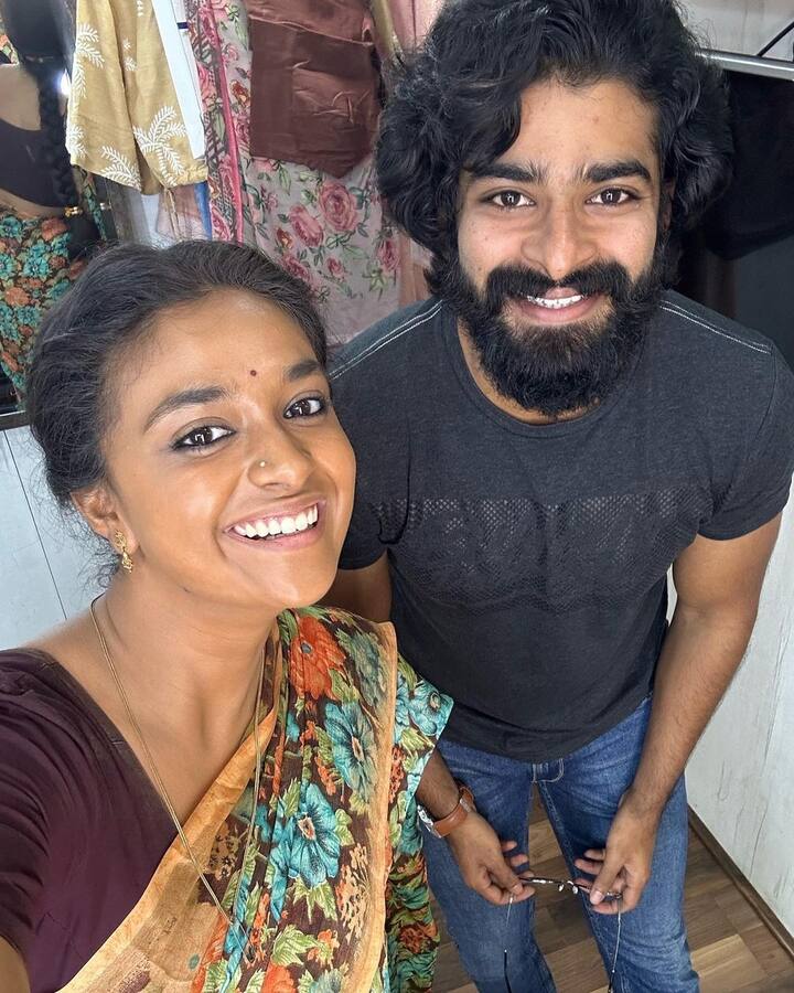 கீர்த்தி பதிவிட்டுள்ள புகைப்படங்கள் தற்போது வைரலாகி வருகின்றன.