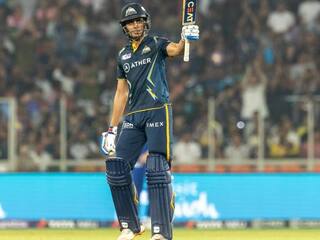 IPL 2023: अर्धशतकीय पारी के बाद आउट हुए शुभमन गिल, सोशल मीडिया पर ट्रेंड करने लगीं सारा