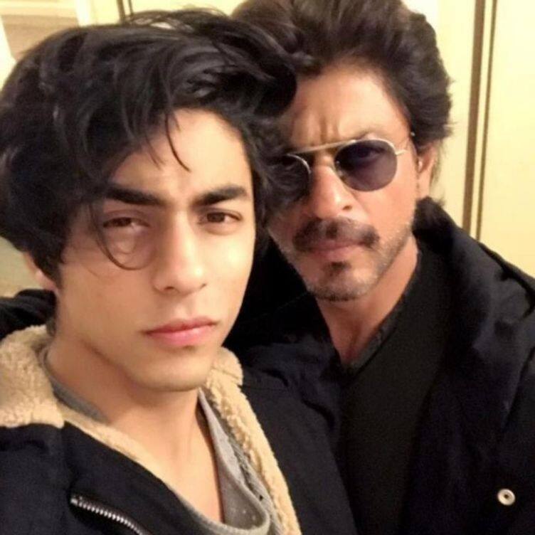 Aryan Khan directs father Shah Rukh Khan, King Khan appears in son's ad teaser દિકરાના નિર્દેશનમાં કામ કરીને ગદગદિત થયો Shah Rukh Khan, એડ ટીઝરમાં જોવા મળ્યો કિંગ ખાન