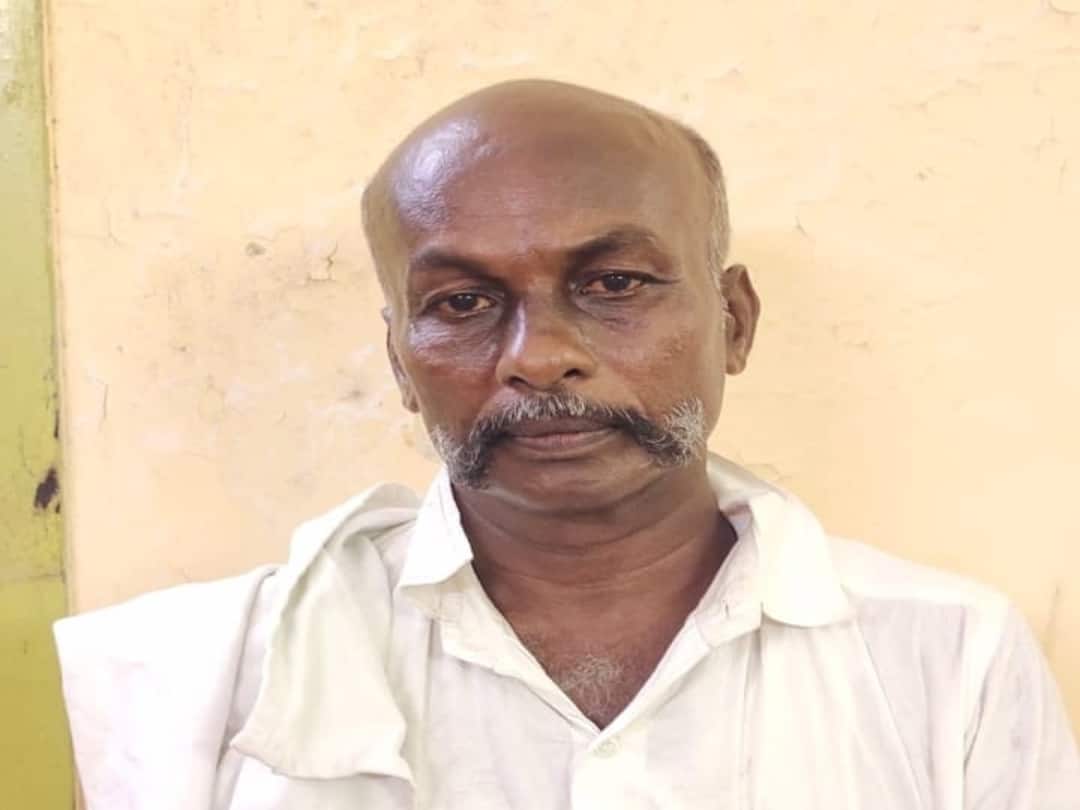 OPS: ஓ.பன்னீர்செல்வம் மாநாட்டில் பட்டாக்கத்தியுடன் உலா வந்த நபர்..! நடந்தது என்ன..?