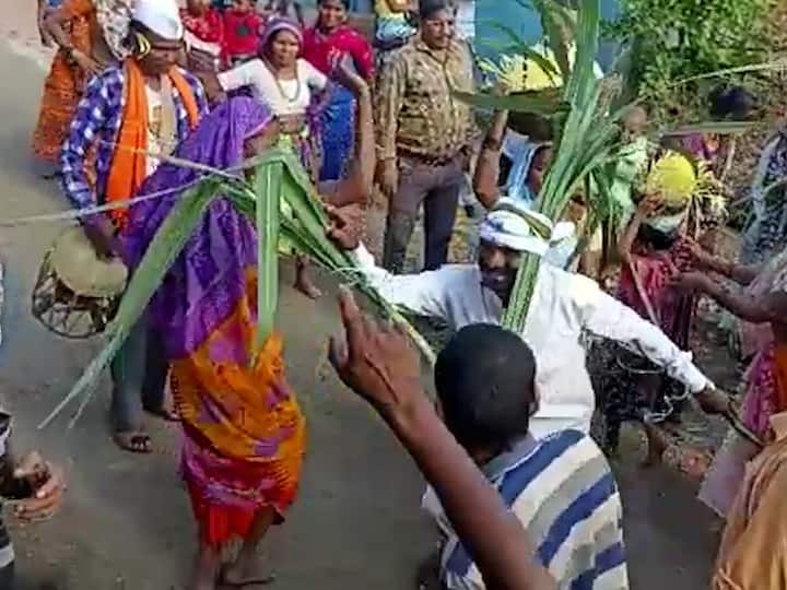 सात दिवस अगोदरच गौराई घातली जाते, सात दिवसानंतर पारंपरिक पद्धतीने मिरवणूक काढली जाते.