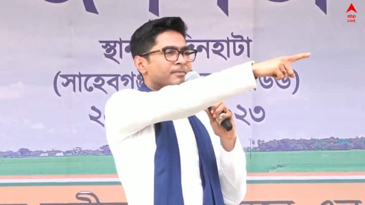৫ বছর দলমত নির্বিশেষে আপনাদের পাশে থাকবে এমন মানুষকে প্রার্থী করবেন। পঞ্চায়েতে প্রধান, উপপ্রধান কে হবেন আপনারা ঠিক করবেন। তৃণমূল কংগ্রেস মানুষের পঞ্চায়েত গড়তে চায়। গোপন ব্যালটে ভোট দিয়ে নির্বাচন করুন।'
