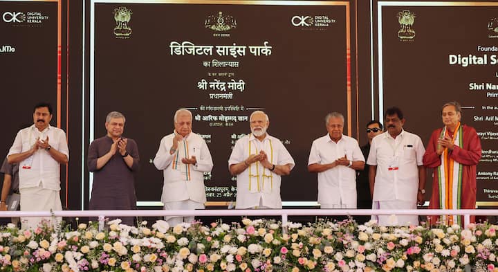 তিরুবনন্তপুরমে একটি সভাও করেন প্রধানমন্ত্রী যেখানে তাঁর বার্তা, কেন্দ্রীয় সরকার কো-অপারেটিভ ফেডারেলিজমে বিশ্বাস করে।