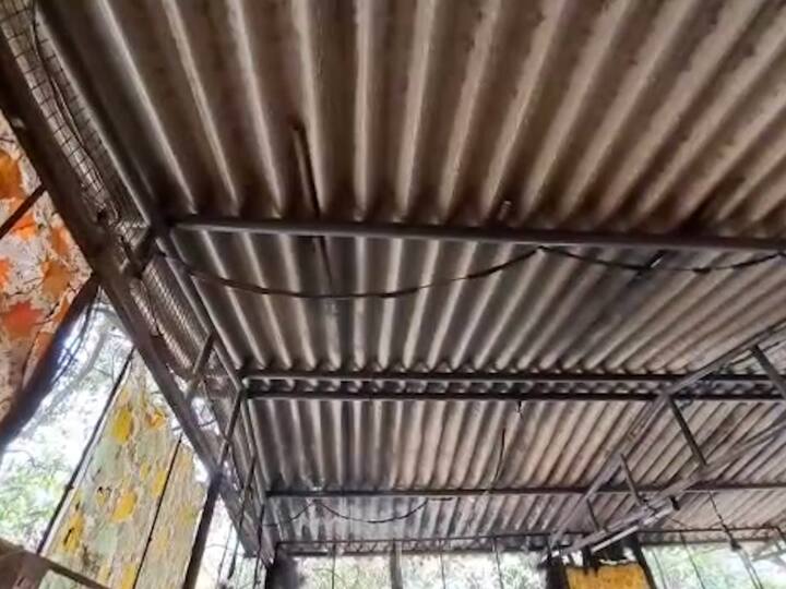 अंबरनाथ पूर्वेतील कानसई दत्त मंदिर परिसरात मनोहर कला सांस्कृतिक केंद्राच्या आवारात ही अभ्यासिका होती.