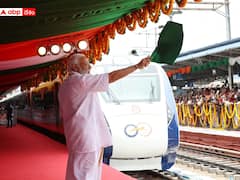 PM Modi Kerala Visit: కేరళలో తొలి వందేభారత్ రైలును ప్రారంభించిన ప్రధాని మోదీ