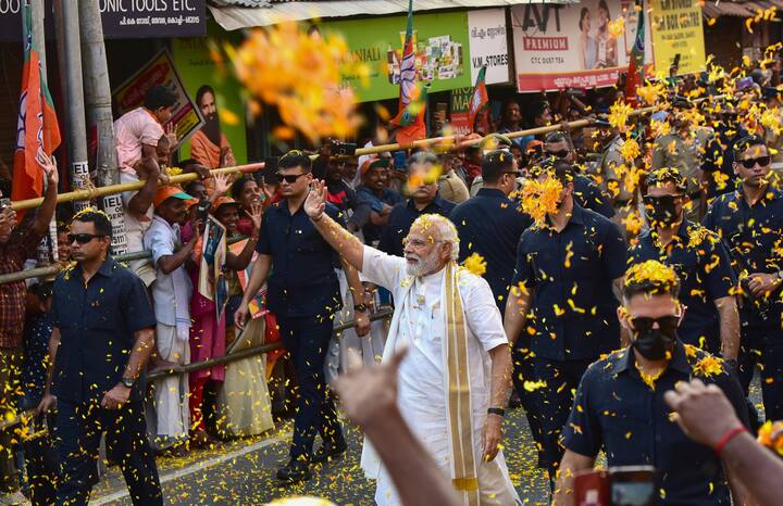 PM Modi in Kerala:  केरळ रोड शोमध्ये  पंतप्रधान नरेंद्र मोदींनी खास पेहराव केला होता.