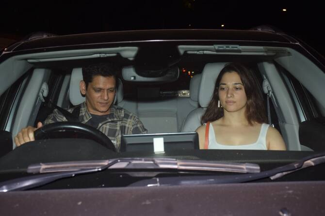 Tamannaah Bhatia Vijay Varma Went Out For Dinner Date As They Spotted In  Juhu Mumbai | Tamannaah Vijay PICS: रूमर्ड BF विजय वर्मा के साथ तमन्ना  भाटिया ने एंजॉय की डिनर डेट,