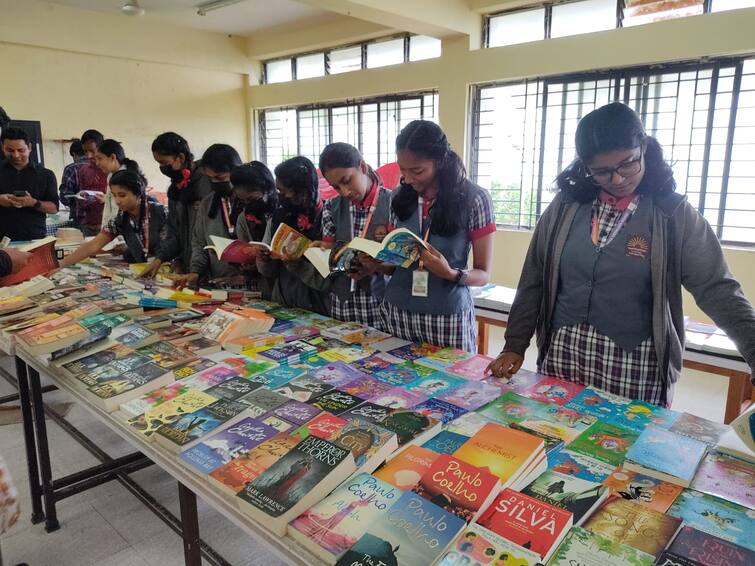 Text Books Distribution to Tamil Nadu government Schools Govt Aided School Students Soon 4.12 Crore Textbooks Ready TN School Text Books: தயார் நிலையில் 4.12 கோடி பாடப்புத்தகங்கள்; அரசு, அரசு உதவி பெறும் பள்ளி மாணவர்களுக்கு விநியோகம் எப்போது?