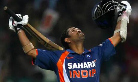 ஏப்ரல்,1988 ஆம் ஆண்டு ஆஸ்திரேலியாவிற்கு எதிராக நடைப்பெற்ற போட்டியின் போது பாலைவன புயல் ஏற்பட்டது. அதன் பிறகு சச்சின் 143 ரன்களை விளாசினார்.