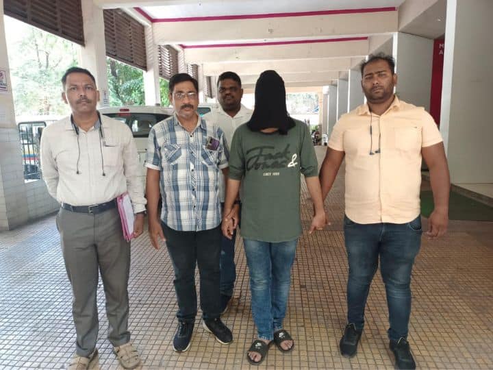 mumbai crime branch arrested accused with drugs of thirty eight lakhs ANN पहाड़ से लाकर ऑफिस में कर रहा था सप्लाई, 38 लाख की ड्रग्स के साथ 29 साल का युवक गिरफ्तार