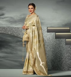 Rekha Life Fact: कितनी बार हुई थी रेखा की शादी, 67 की उम्र में भी हैं सिंगल मगर क्यों लगाती हैं सिंदूर?