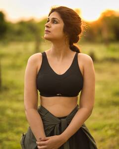 Shraddha das: શ્રદ્ધા દાસનો બ્લેક લૂક થયો વાયરલ, જુઓ શાનદાર તસવીરો