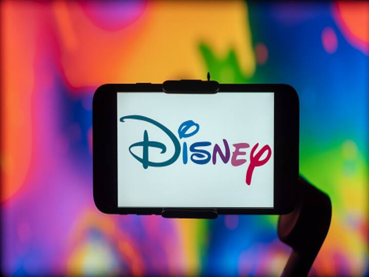 Mukesh Ambani Reliance Industries will grab the multi billion dollar entertainment deal with Walt Disney Disney अपने भारत के कारोबार के लिए मुकेश अंबानी के रिलायंस ग्रुप के साथ करेगी सौदा- रिपोर्ट