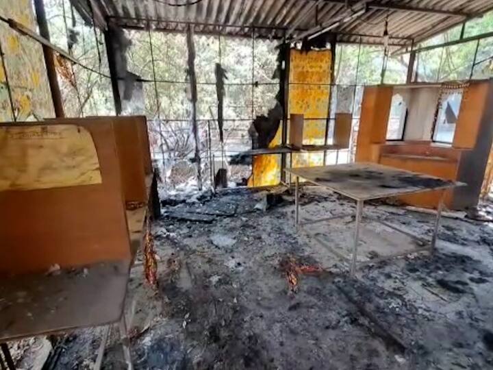 त्यानुसार लवकरच शिवमंदिर परिसरातील मैदानावर अग्निशमन दलासाठी तात्पुरतं शेड उभारून उपकेंद्र सुरू करणार असल्याचं आश्वासन मुख्याधिकाऱ्यांनी त्यांना दिल्याची माहिती त्यांनी दिली आहे.