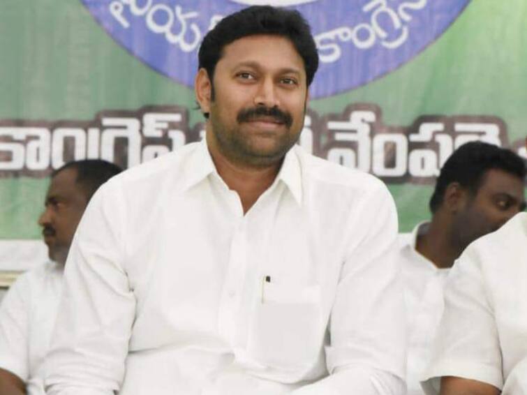 Pulivendula MP Avinash reddy media chit chat alleged CBI investigation in one angle MP Avinash Reddy : సునీత భర్త ఫోన్ చేస్తేనే అక్కడికి వెళ్లా, నేను ఏ పాపం చేయలేదు- ఎంపీ అవినాష్ రెడ్డి