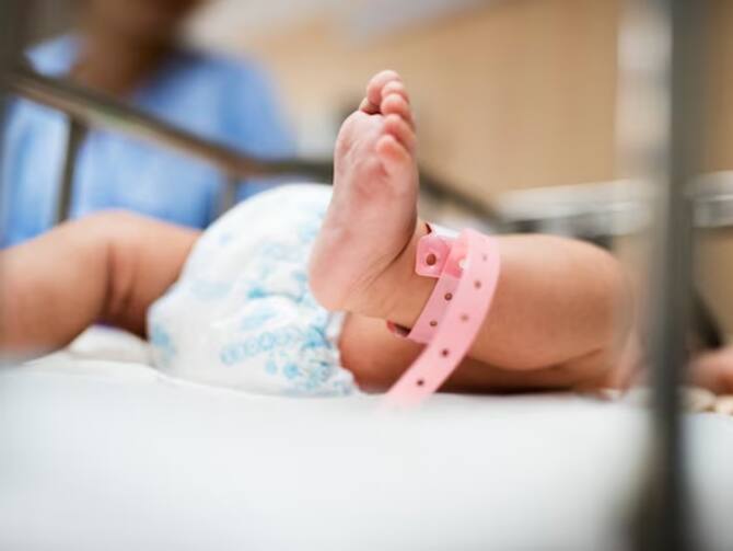Kolkata Woman Born Child In Washroom Then Killed Not Know About Her Pregnancy | Crime News: वॉशरूम में बेटी को दिया जन्म फिर खिड़की से बाहर फेंका, दी ये दलील