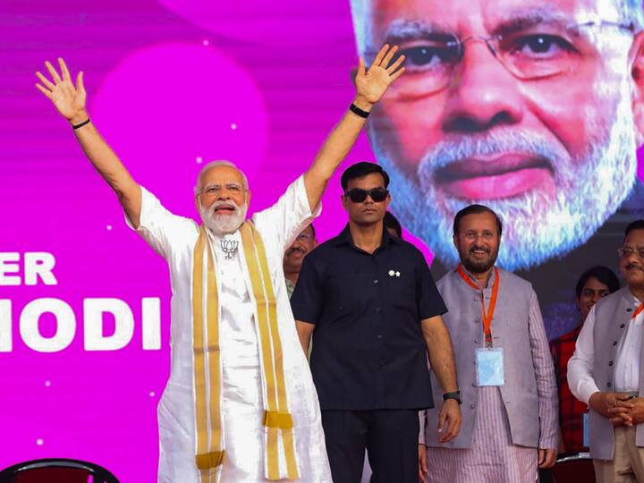 PM Modi arrived in Kerala's Kochi on Monday, marking the first day of his two-day visit to the state. He attended the Yuvam Conclave on the first day of his visit. (Image Source: PTI)