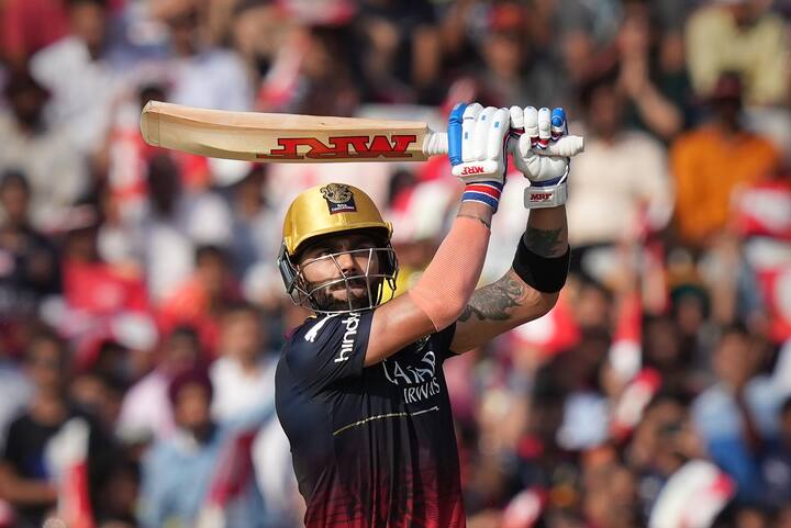 Virat Kohli in IPL 2023 : आयपीएल 2023 (IPL 2023) मध्ये विराट कोहली (Virat Kohli) चांगल्या फॉर्ममध्ये दिसत आहे. रॉयल चॅलेंजर्स बंगळुरूचा संघही यंदाच्या मोसमात चांगली कामगिरी करत आहे. (PC : PTI)