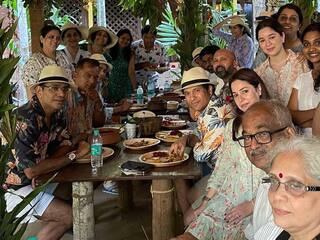 Sachin Tendulkar Birthday Celebration : आलिशान पद्धतीने नाही, तर सिंधुदुर्गातल्या समुद्रकिनाऱ्यावर क्रिकेट खेळत सचिनने साजरा केला वाढदिवस
