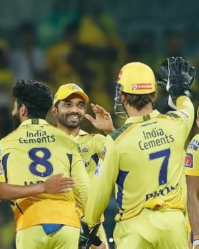 ব্যাস, মহেন্দ্র সিংহ ধোনির ছত্রছায়ায় একেবারে আমূল বদলে ফেললেন নিজেকে। চলতি আইপিএলে ৫ ইনিংস খেলে ২০৯ রান করে ফেলেছেন রাহানে। গড় ৫২.২৫। স্ট্রাইক রেট চলতি টুর্নামেন্টে যে কোনও ব্য়াটারের মধ্যে সর্বাধিক ১৯৯.৫।