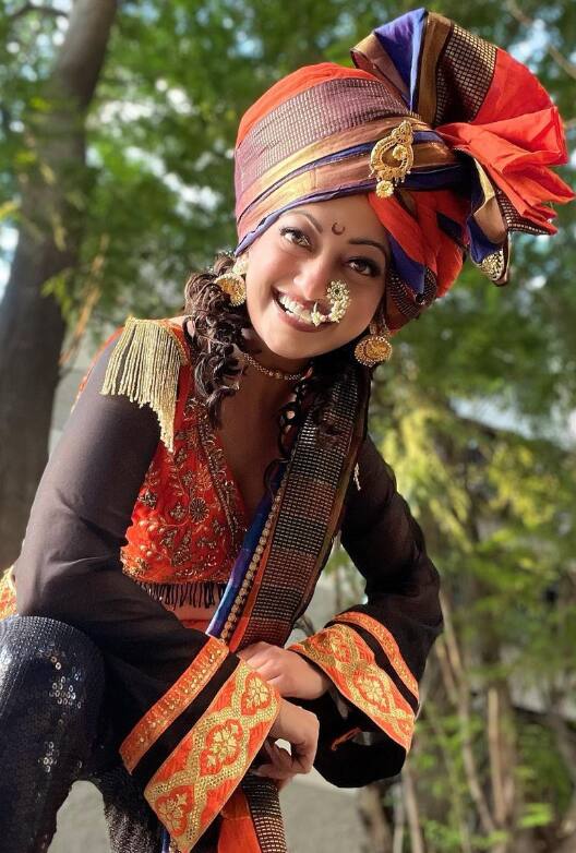 मानसी नाईक अभिनेत्री असण्यासोबत एक उत्कृष्ट नृत्यांगणा आहे.