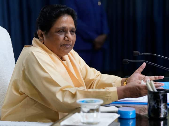 UP Politics: CBI की रडार पर मायावती, 20 साल पुराने मामले में पूर्व मंत्री की भी बढ़ सकती हैं मुश्किलें CBI action on BSP Chief Mayawati and Nasimuddin Siddiqui in NPCC Limited case anti corruption UP Politics: CBI की रडार पर मायावती, 20 साल पुराने मामले में पूर्व मंत्री की भी बढ़ सकती हैं मुश्किलें