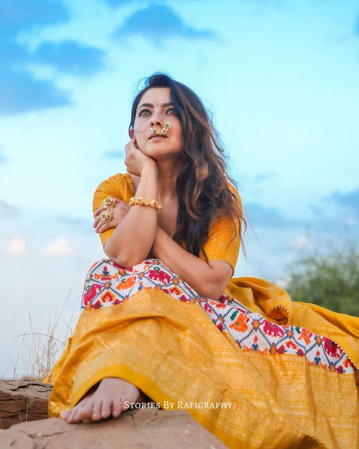 सोनालीच्या सोशल मीडियावर पोस्ट नेटकऱ्यांचे लक्ष वेधत असतात.
