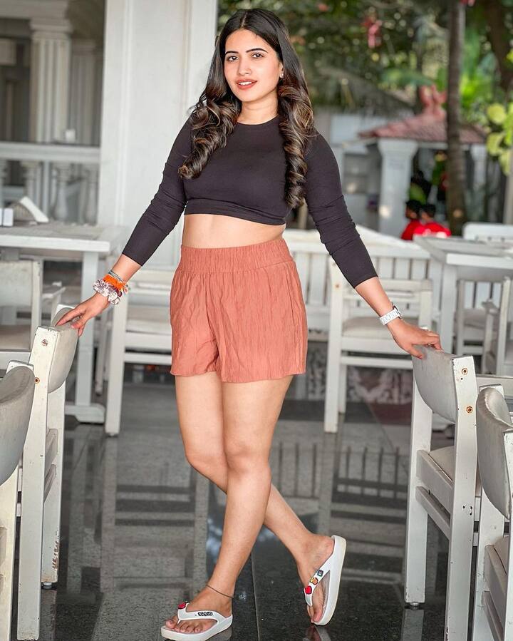 స్రవంతి చొక్కారపు అందమైన ఫోటోలు