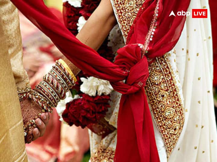 जिन लड़के या लड़कियों के विवाह में अड़चनें आ रही हैं या किसी कारण विवाह नहीं हो पा रहा, वह इस दिन नहाने के पानी दो चुटकी हल्दी मिलाकर स्नान करें.