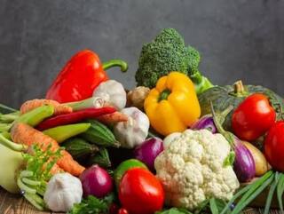 Dinner Diet Tips : 'या' आठ भाज्या रात्रीच्या जेवणात खात असाल, तर आरोग्याचे होईल मोठे नुकसान