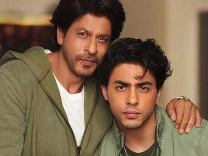 Shahrukh’s darling Aryan made his/her acting debut, the father-son duo rocked the screen
