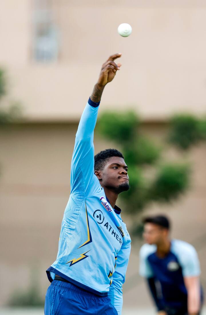 अहमदाबादच्या नरेंद्र मोदी स्टेडिअमवर (Narendra Modi Stadium) संध्याकाळी 7.30 वाजता हा सामना खेळवला जाणार आहे.