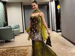 Elli AvrRam Pics: વેસ્ટર્ન છોડી એલી એવરામે પહેર્યો ટ્રેડિશનલ ડ્રેસ, ઇન્ડિયન લૂકમાં કયામત લાગી એક્ટ્રેસ