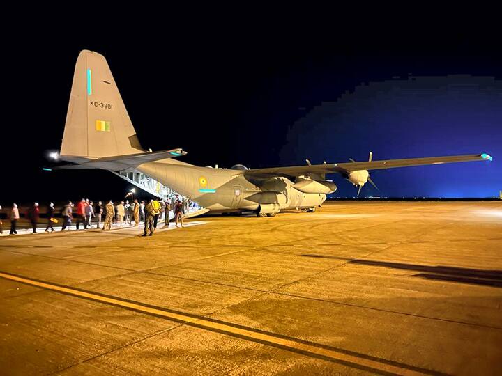 মঙ্গলবার অপারেশন কাবেবীর- মাধ্যমে সুদানে আটকে পড়া ভারতীয়দের উদ্ধার করা হয়েছিল। INS Sumedha পোর্ট সুদান থেকে জেড্ডা এসেছিল ২৭৮ জন ভারতীয়কে নিয়ে।