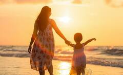 Zodiac Signs: সবকিছু ওলটপালট হয়ে গেলেও, সন্তানের গায়ে আঁচ পড়তে দেন না এঁরা