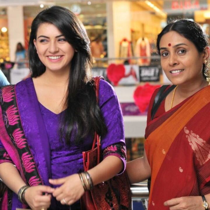 ஒரு கல் ஒரு கண்ணாடி படத்தில், கள்ளம் கபடமற்ற தாயாக நடித்து ஹீரோவுடன் சேர்ந்து அனைவரையும் சிரிக்க வைத்தார்.