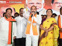 ఉద్యోగ పరీక్షలే కాదు, టెన్త్ ఎగ్జామ్స్ నిర్వహించలేని సీఎం అవసరమా? బండి సంజయ్ ఫైర్