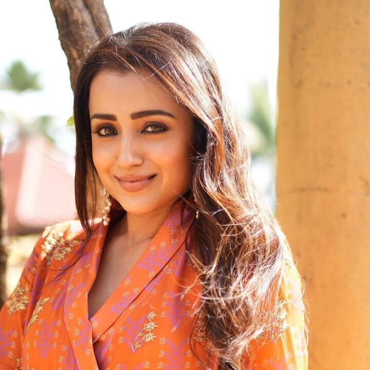 நடிகை த்ரிஷாவும் படக்குழுவினருடன் இணைந்து அந்த நிகழ்ச்சியில் கலந்து கொண்டார்.