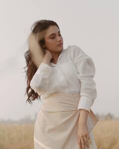 Priyanka Mohan: తెల్లరంగు డ్రెస్సులో మల్లెపువ్వులా మెరిసిపోతున్న ప్రియాంక