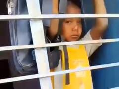 बागपत में छोटे बच्चे को क्लास में ही बंद कर घर चले गए टीचर, रोने की आवाज सुनकर ताला तोड़ा तो...