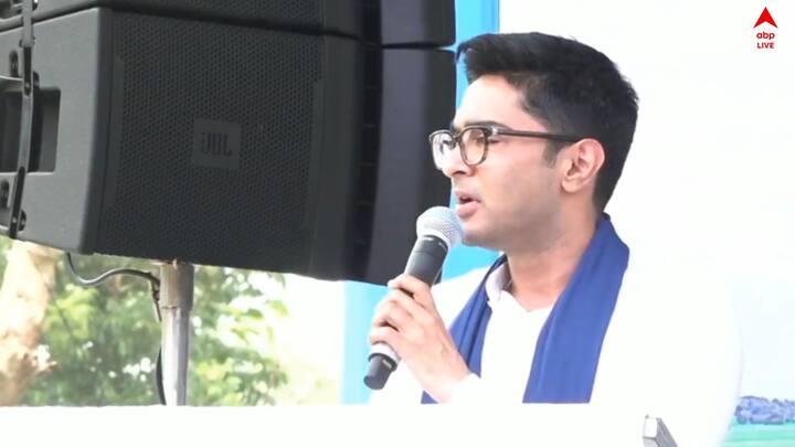 তৃণমূলে নবজোয়ার যাত্রায় গণভোটে পঞ্চায়েতের প্রার্থী বাছাই কর্মসূচিতে গতকাল মাথাভাঙা কলেজ মাঠে ব্যালট বাক্স ভাঙচুর থেকে হাতাহাতি, বাদ যায়নি কিছুই।