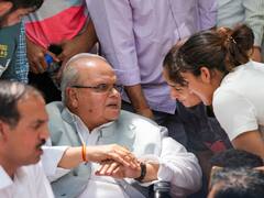 कुश्ती खिलाड़ियों का समर्थन करने जंतर-मंतर पहुंचे सत्यपाल मलिक, बोले- 'जब तक लड़ाई...'